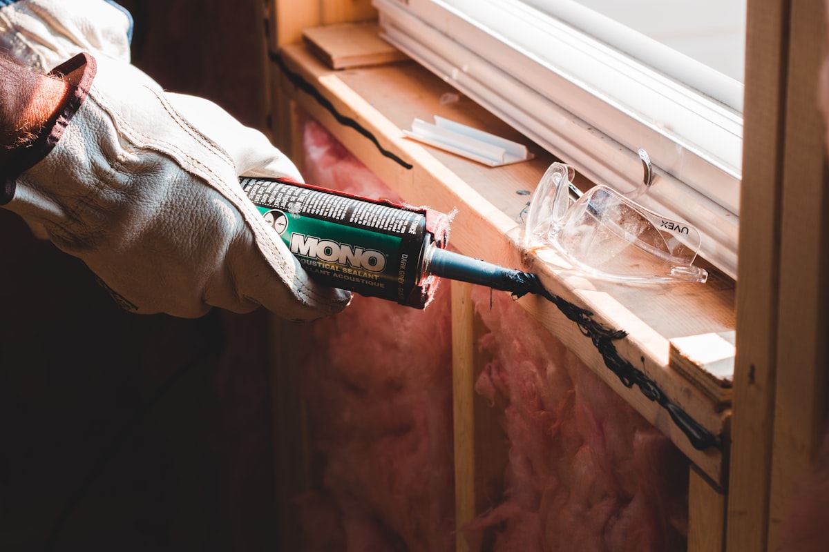 Safe home electrical installations for DIYers with multimeter and insulated tools - DIY guide