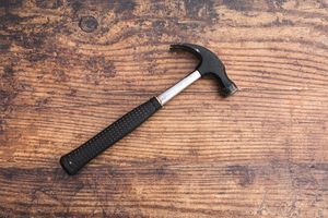 Smart home assistants and AI tools for modern DIY workshop - voice control, IoT sensors and automation - guide for enthusiasts