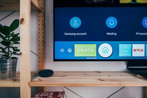 Smart TV center with Android TV, Apple TV and multimedia devices for complete entertainment setup 2025